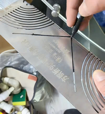 90° Round Iron Cutting Ruler